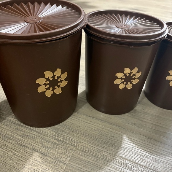 Vtg Set Of 4 Tupperware Brown Mushroom Nesting Servalier Canister W/ 3 Lids - Picture 3 of 8